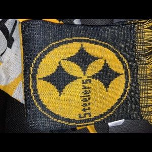 Pittsburgh Steelers Scarf and Gloves